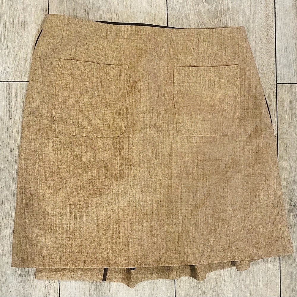 Marc By Marc Jacobs Beige Pleated Mini Skirt with Buckles - Picture 3 of 8